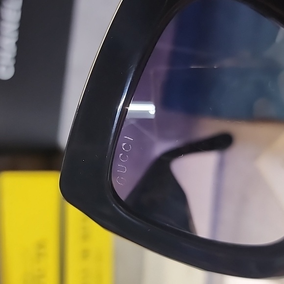 Gucci Sunglasses - Picture 5 of 11